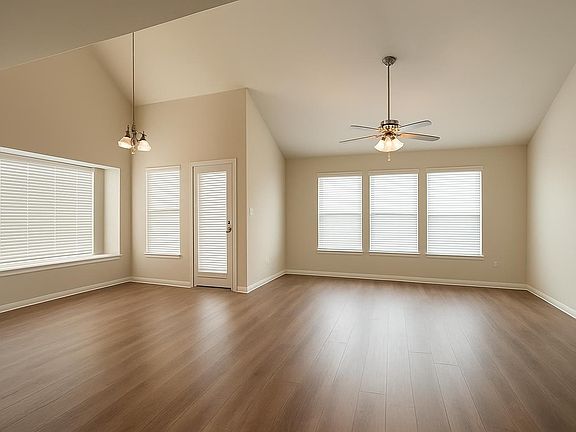 5th image of 2303 Lannister St