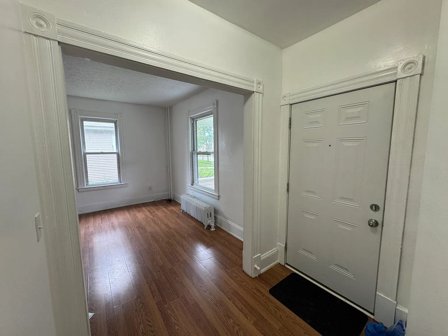 2 bed, 1949 sqft, $1,000 — Photo 2
