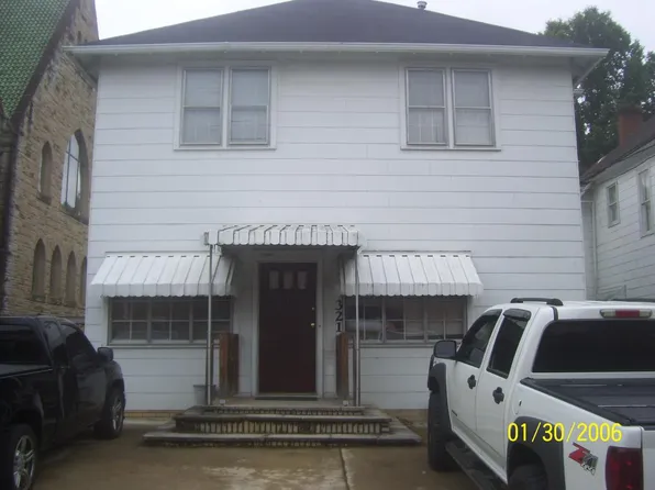 321 3rd St APT 5, Paintsville, KY 41240
