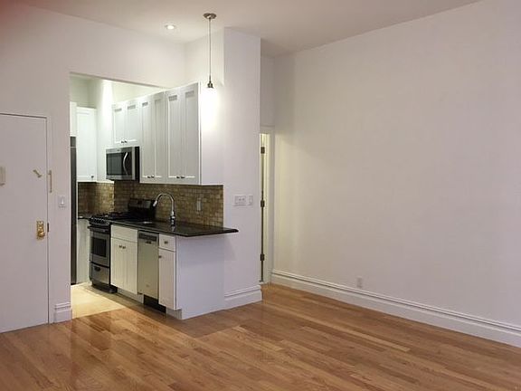 5th image of 22 E 84th St #4C