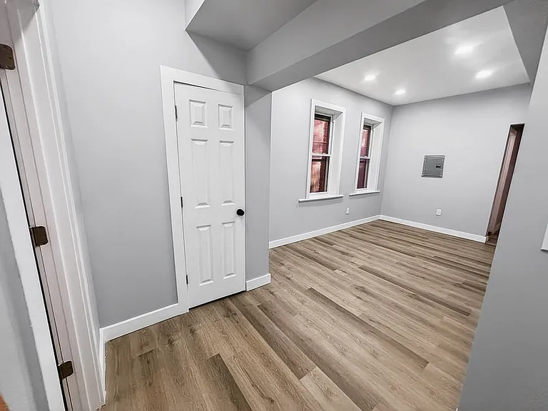 113 Elizabeth Ave #3 — Photo 10
