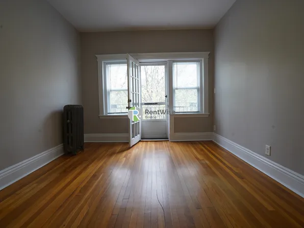 76 Gordon St #7615, Brighton, MA 02135