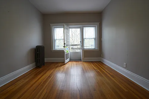 76 Gordon St Photo 1