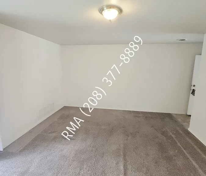 825 N White Barn Rd — Photo 3