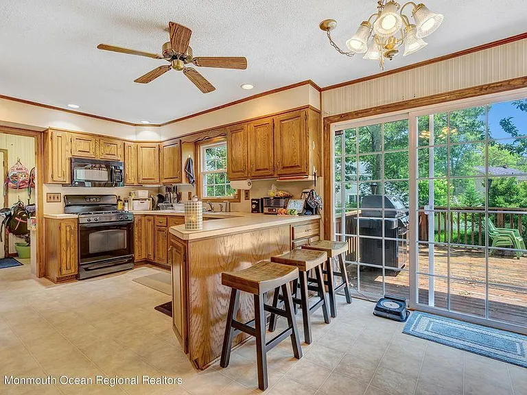 98 Oak Ridge Pkwy — Photo 10