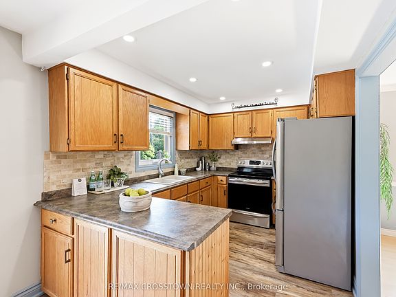 2nd image of 4 Martinet St