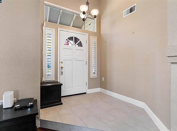 5th image of 214 Promenade Ln