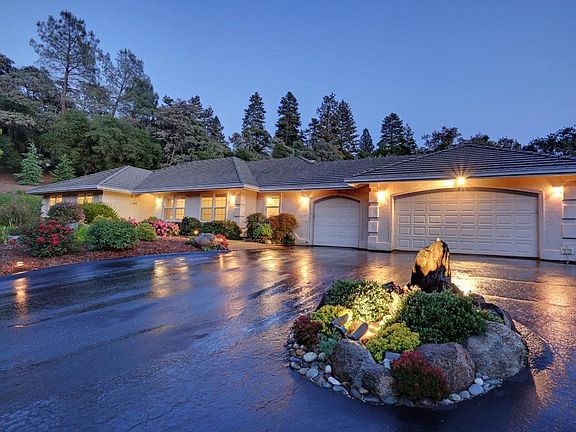 5th image of 14600 Curry Ct