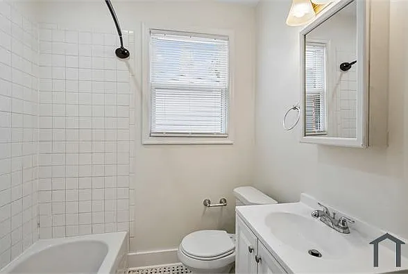 615 Malcolm X Ave SE #F — Photo 8