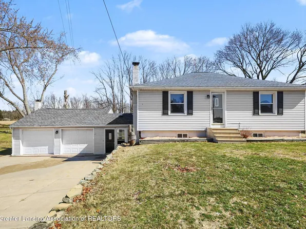 225 Ackerson Lake Dr, Jackson, MI 49201