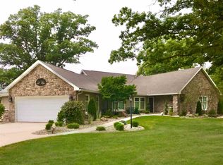 1086 N Prairiewood Dr, Rochester, IN 46975