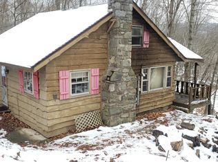 949 Ledgedale Rd, Lake Ariel, PA 18436