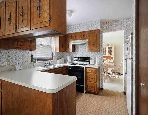 2nd image of 105 Acorn Dr