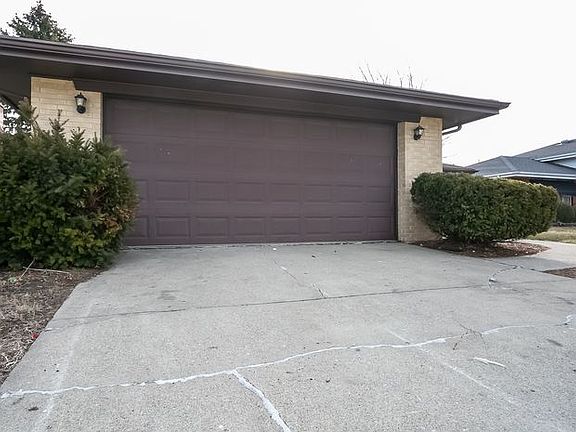 2nd image of 16921 Ellis Ave