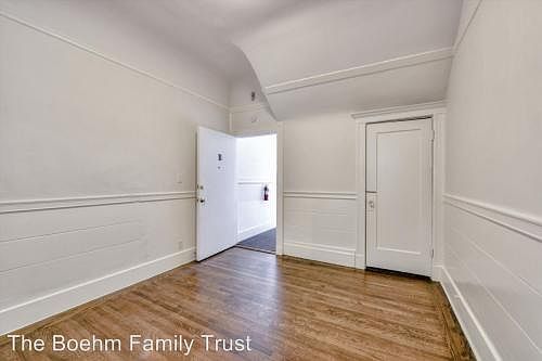 3rd image of 2560 Pine St #B