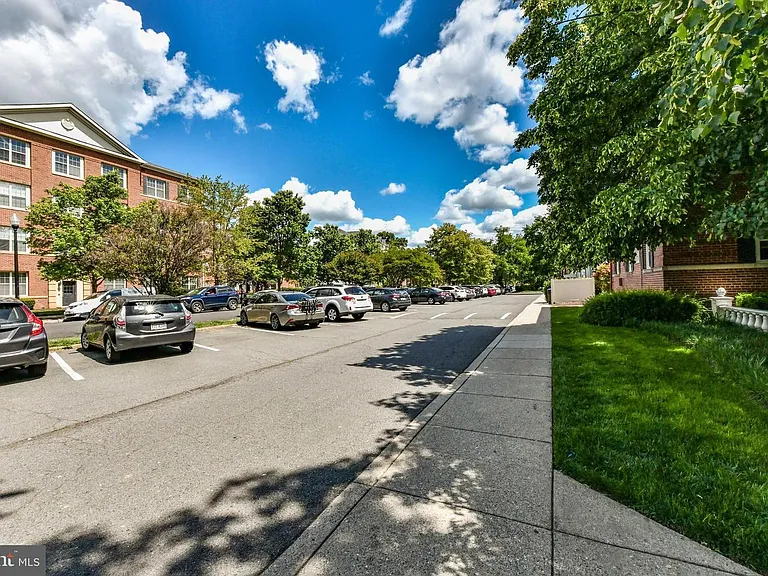 4358 N Pershing Dr #4 — Photo 3
