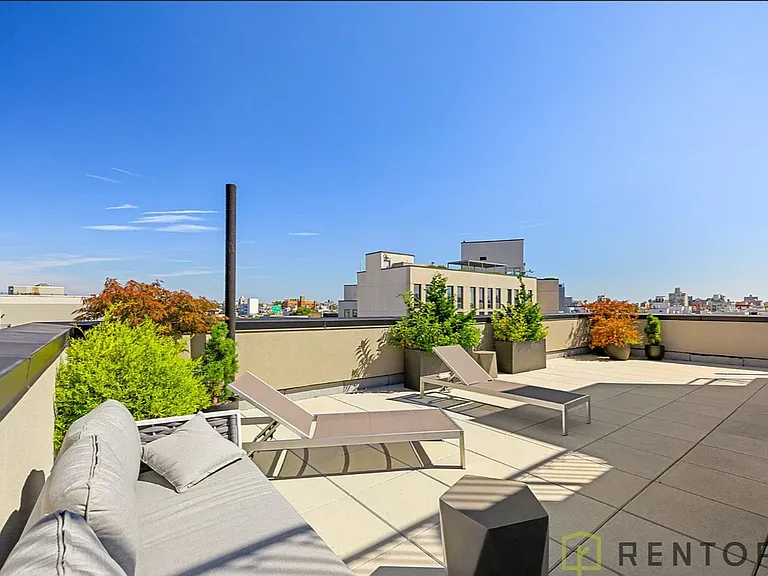 494 Manhattan Ave #502A — Photo 10
