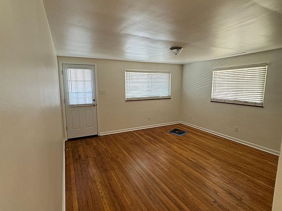2nd image of 636 Stanton St APT 1