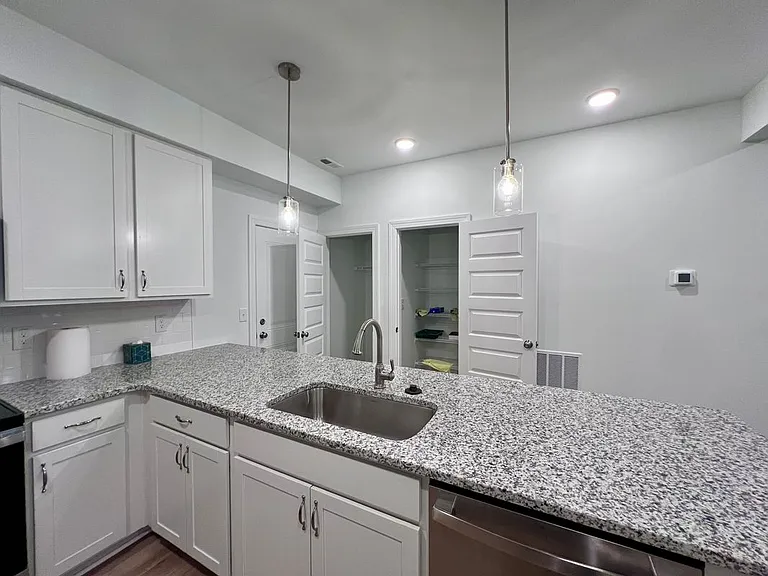 406 Gaston Park Ln #100 — Photo 3