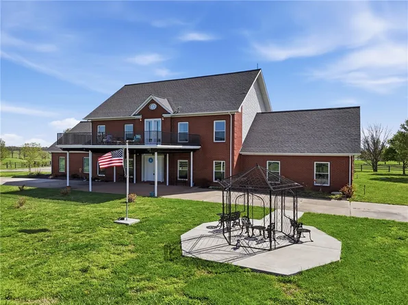 9447 Highway 143, Berryville, AR 72616