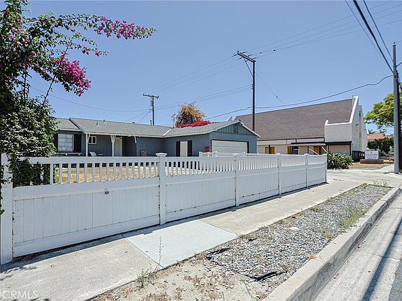 4th image of 8802 Lampson Ave