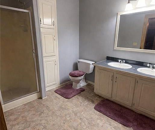 4th image of 1332 Johnson Cir