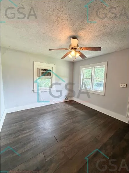 2 bed, $950 — Photo 3
