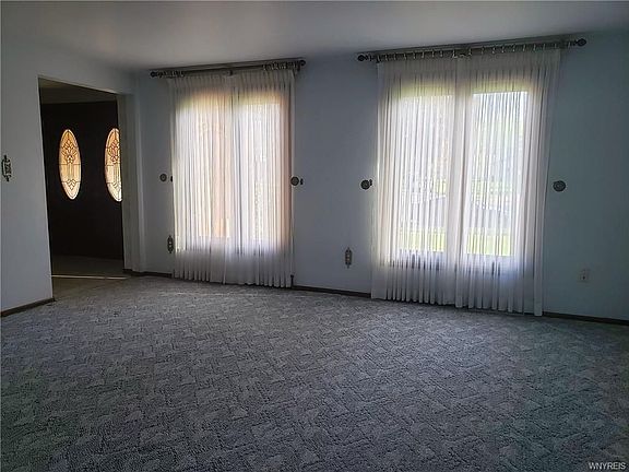 5th image of 115 Carmelite Dr