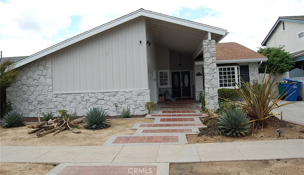 3 bed, 1874 sqft, $4,900 — Photo 2