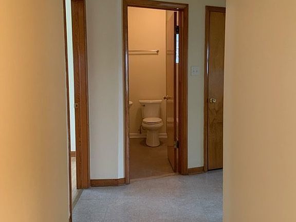 3rd image of 918 N 18th Ave APT 2R
