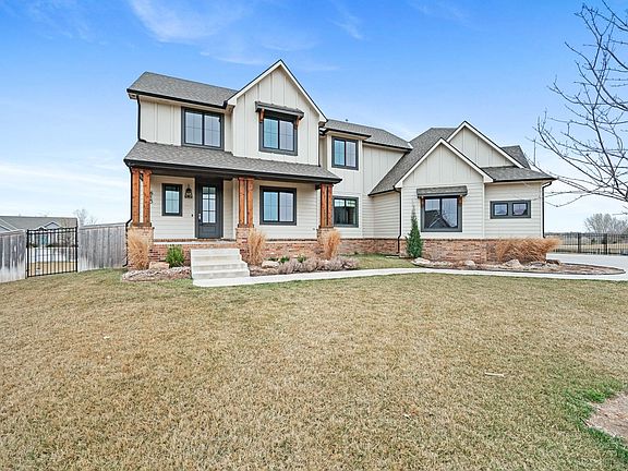 2nd image of 615 W Candlestar Ct