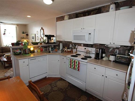 3rd image of 288 Lost River Dr