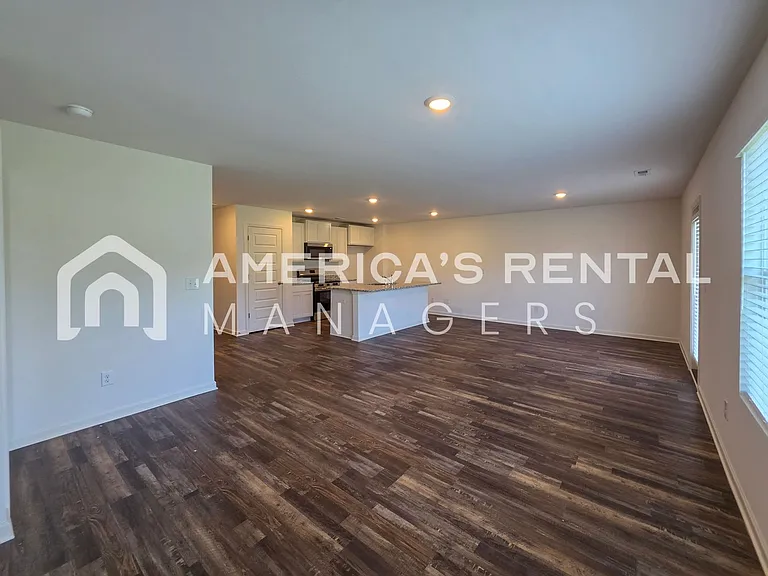 636 Wenonah Way — Photo 40