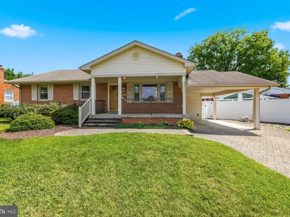 802 Young Pl, Frederick, MD 21702