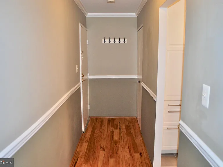 2850 Dover Ln #203 — Photo 19