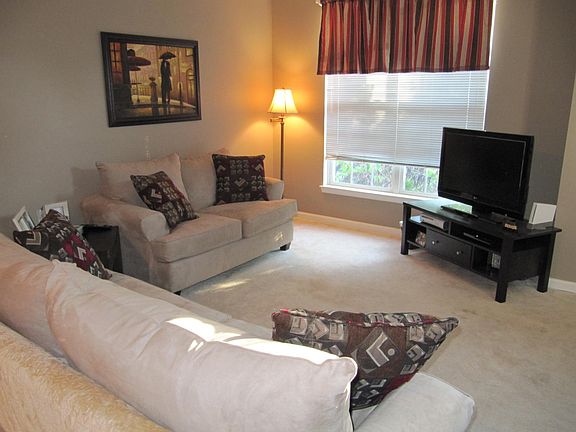 3rd image of 11 Harbour Heights Dr