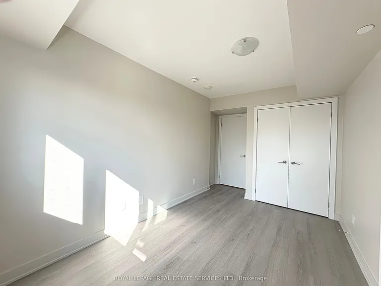 3385 Dundas St W #323 — Photo 6
