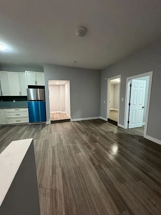 Building Photo - 337 Grenville Ave #7
