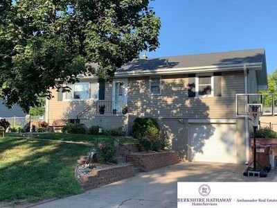 305 N Molley St, Bennington, NE, 68007