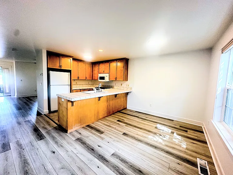 826 Park St — Photo 7