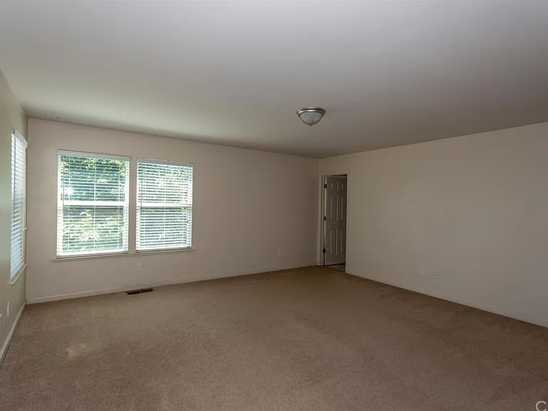 274 Pyramid Ave — Photo 10
