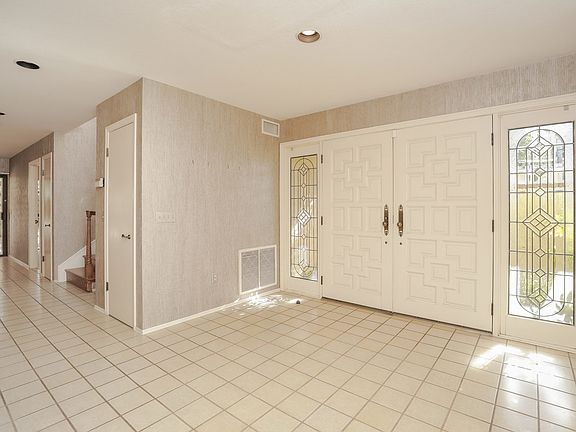 5th image of 1132 Glorietta Blvd