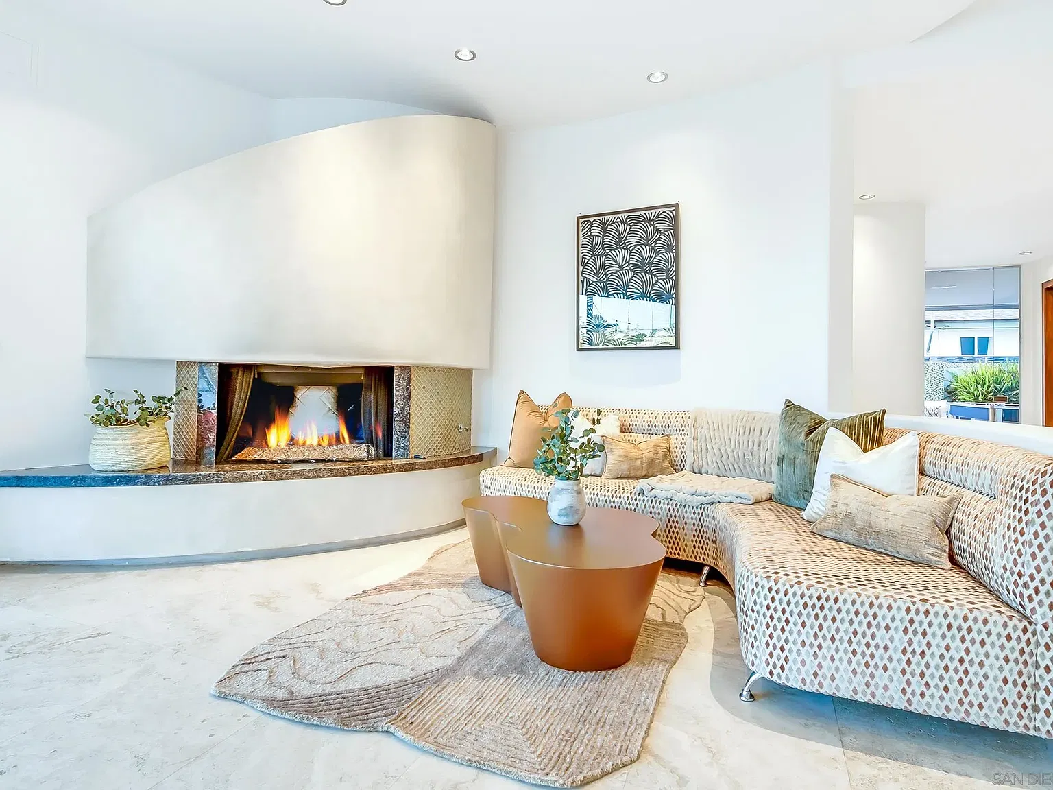 5 bed, 4.5 bath, 5740 sqft, $21,000 — Photo 4