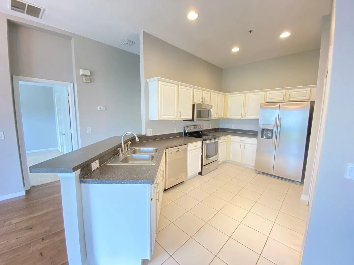 2 bed, 2.0 bath, 1200 sqft, $1,795 — Photo 4
