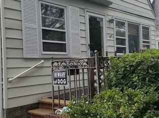 26516 79th Ave, Glen Oaks, NY