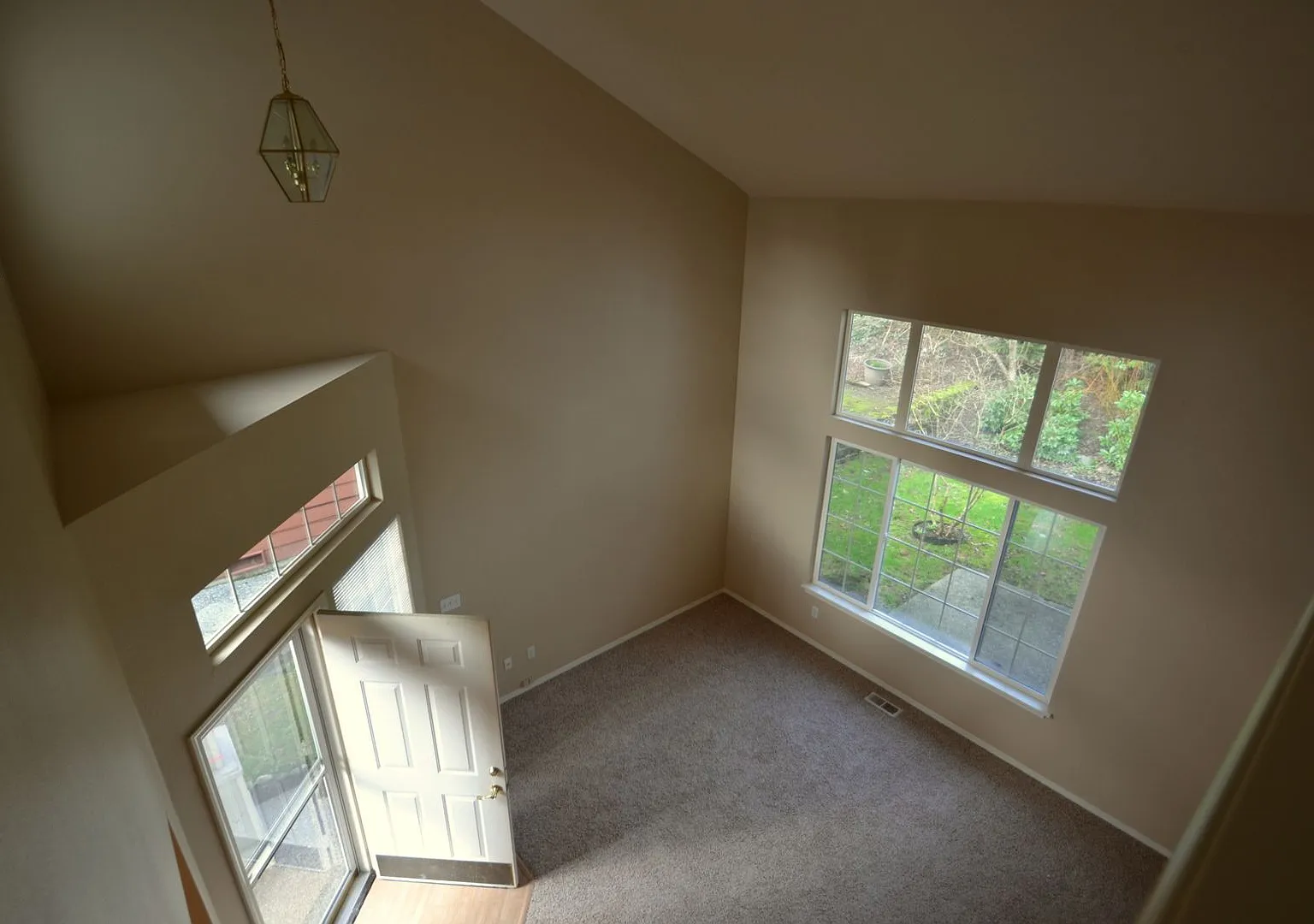3Bd/2.5Ba Monroe Home — Photo 2
