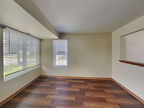5th image of 667 Four Seasons Blvd