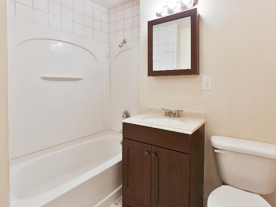 2nd image of 365 Meridian St APT 3T