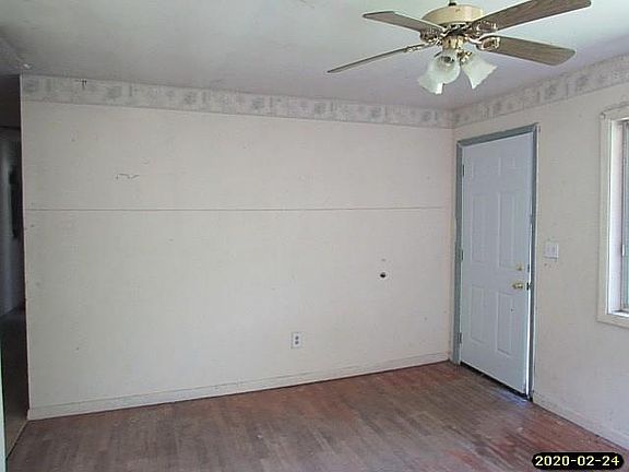 3rd image of 129 Wilhelmina Dr