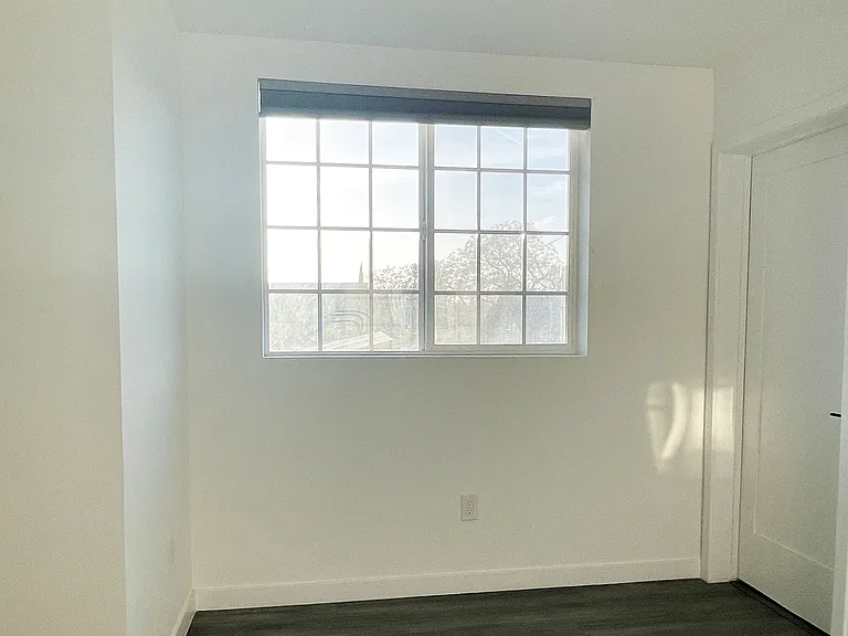 2229 S Palm Grove Ave — Photo 16